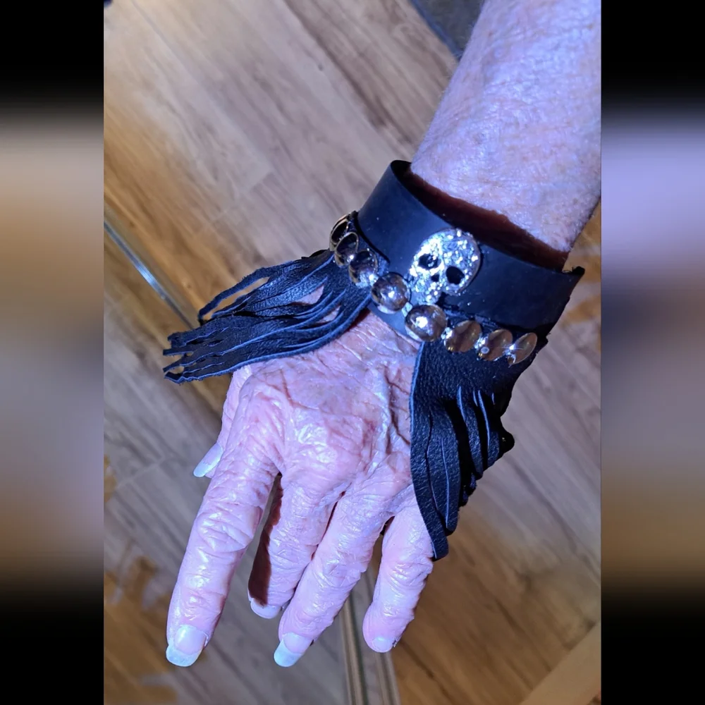 Black Leather Fringe Bracelet - Picture 2 of 8